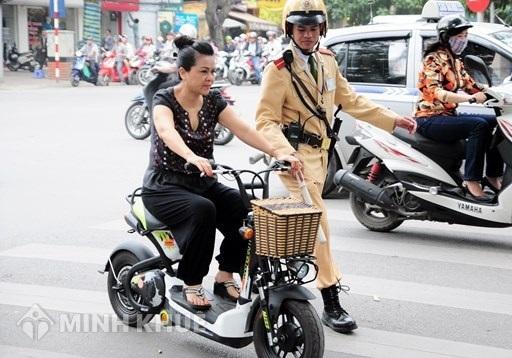 Lệ phí trước bạ đối với xe máy đăng ký lần đầu ?