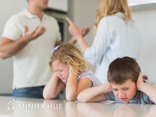 Ly hôn đơn phương khi vợ ngoại tình và chồng muốn giành quyền nuôi con?