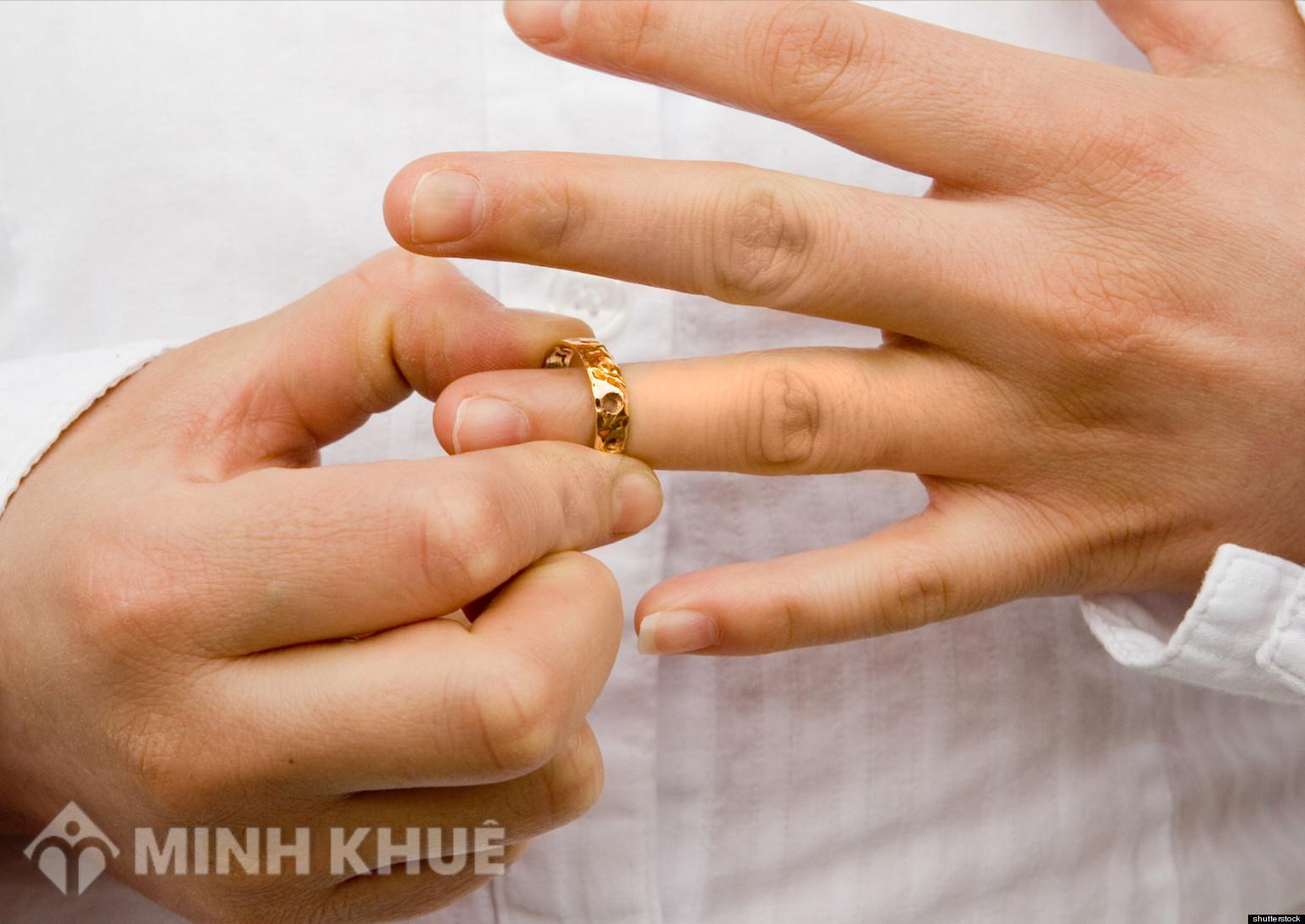 Ly hôn khi chồng có hành vi gây rối với vợ ?