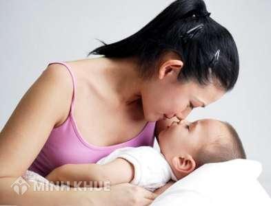 Ly hôn khi con vẫn đang bú sữa mẹ ?