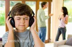 Ly hôn khi mâu thuẫn - chồng tự ý dẫn con chung đi ?
