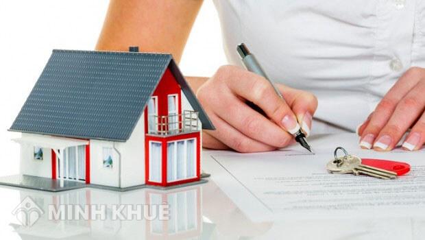 Mua bán nhà đất chỉ có giấy viết tay có nên không?