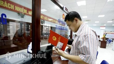 Mua đất do UBND xã quản lý, bán trái thẩm quyền thì có được cấp sổ đỏ không ?