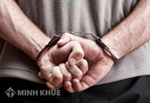 Những đồ vật không được phép đem vào buồng tạm giữ, tạm giam