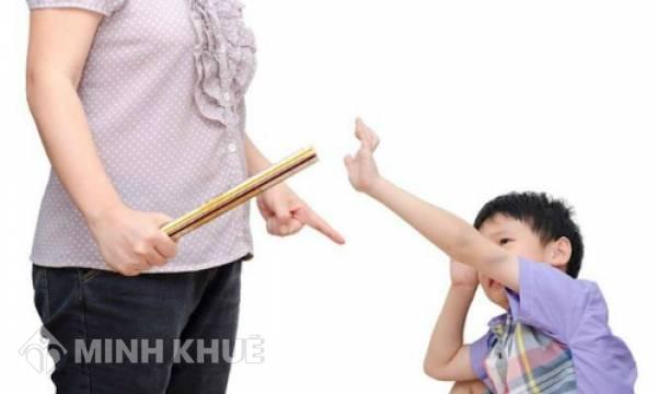 Phải làm sao khi nhà chồng không cho gặp mặt con ? Có cách nào hợp pháp để đòi lại quyền nuôi con không ?