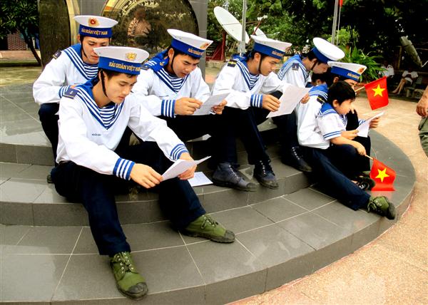 Pháp luật hiện hành quy định thế nào về tiêu chuẩn tham gia nghĩa vụ quân sự?
