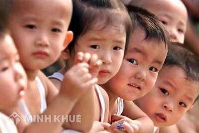 Sinh con thứ ba có bị xử phạt không ?