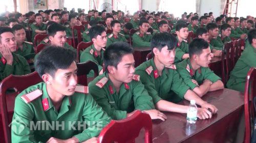 Tạm hoãn nghĩa vụ quân sự khi mẹ đi làm ăn xa, cha bị khiếm thị sức khỏe yếu ?