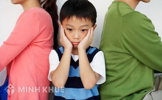 Thay đổi họ cho con sau khi ly hôn có cần chồng đồng ý không?
