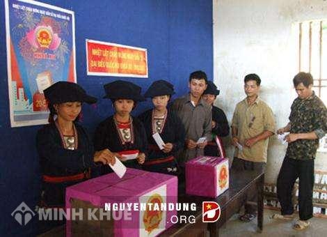 Tiêu chuẩn được bầu trưởng thôn ?