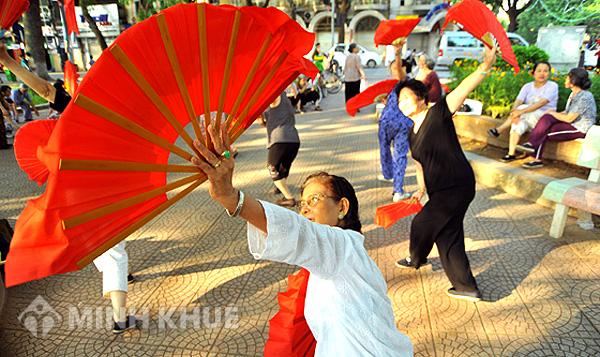 Tư vấn điều kiện hưởng chế độ hưu trí, mức hưởng chế độ hưu trí và việc nghỉ hưu trước đổ tuổi nghỉ hưu ?
