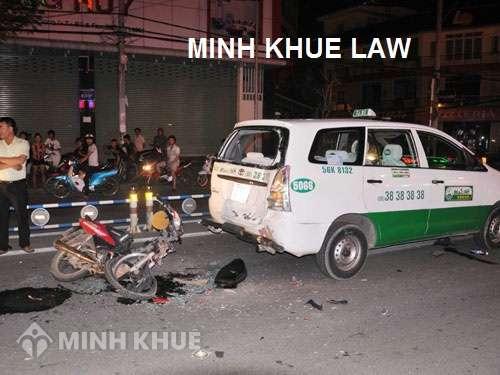Tư vấn về trách nhiệm của người lái xe gây tai nạn giao thông cho một bé gái ?