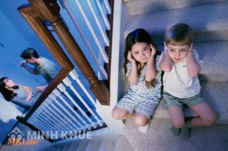 Tư vấn ly hôn khi chồng giấu kín nhiều chuyện ?