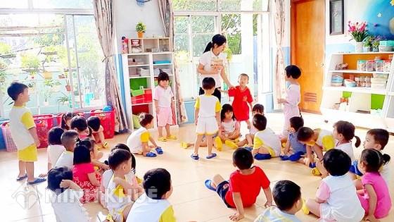 Tư vấn ly hôn khi làm nghề tự do còn vợ tôi là giáo viên mầm non thì ai có quyền nuôi con?