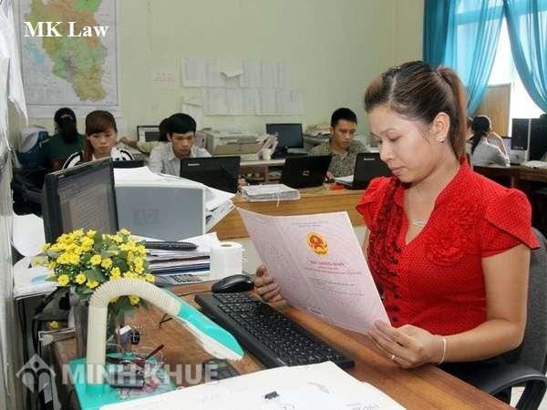 Tư vấn mức phí khi làm thủ tục sang tên sổ đỏ ?