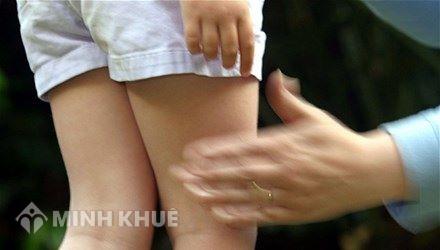 Tư vấn về hành vi dâm ô với trẻ dưới 18 tuổi và hình phạt ?