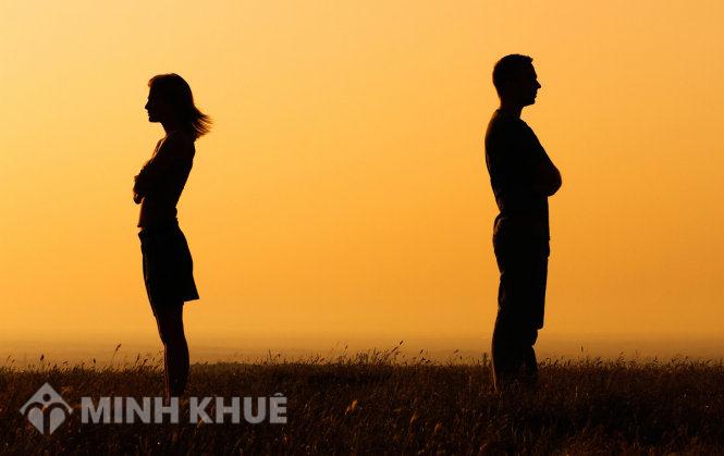 Vợ chồng không có công ăn việc làm ổn định thì quyền nuôi con nghiêng về bên nào hơn?