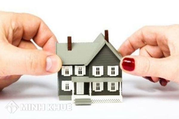 Vợ chồng ly thân thì tài sản chung được chi trả như thế nào khi nhà nước tiến hành thu hồi đất?