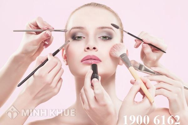 Tư vấn thủ tục nhập khẩu mỹ phẩm về Việt Nam 