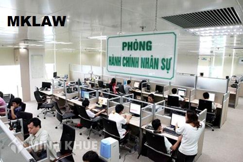 Phó giám đốc nghỉ việc có cần báo với phòng nhân sự không? 