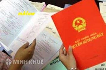 Vợ cũ đi cầm đồ giấy chứng nhận quyền sử dụng đất có vi phạm pháp luật hay không ?