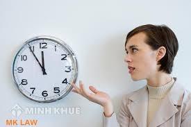 Công ty bắt làm bù để đủ 8 tiếng một ngày có đúng pháp luật không?