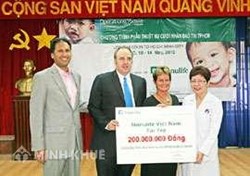 Manulife Donates VND200 Million to Operation Smile Vietnam