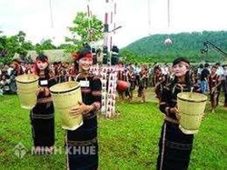 Luật tục các dân tộc tây nguyên với quyền bình đẳng phụ nữ và trẻ em
