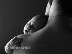 Làm mẹ nhẹ làm vợ?
