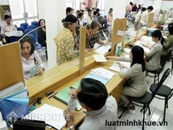 Thủ tục khiếu nại khi chuyển ngạch công chức sang ngạch viên chức trái quy định?
