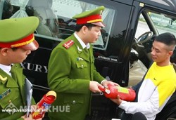Không có thẻ Phòng cháy chữa cháy (PCCC) khi chở hàng có bị CSGT phạt không ? Mức phạt là bao nhiêu ?
