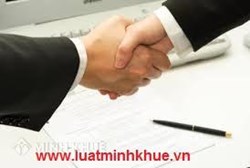 Phụ huynh nộp tiền thuê người nấu ăn ở các trường mầm non công lập là đúng hay sai ?