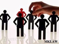 Phân biệt quyết định luân chuyển và điều động công tác đối với công chức, viên chức ?