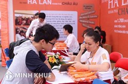 Có được thực hiện dịch vụ khác với ngành nghề đăng ký kinh doanh không?