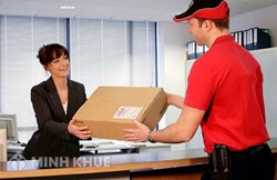 Thủ tục nhận hàng, quà biếu của người thân từ nước ngoài.?
