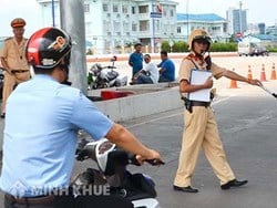 Có vượt xe trái quy định của pháp luật không?