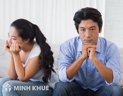 Thủ tục nhận đơn khởi kiện ly hôn của tòa án ?