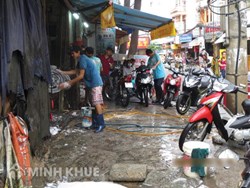 Cần làm gì khi tiệm rửa xe gây ô nhiễm môi trường?