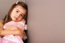 Trẻ trầm tính, có đáng lo ngại hay không ?