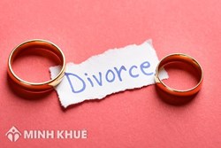 Bồi thường tổn thất tuổi thanh xuân sau khi ly hôn ?