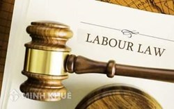 Công ty không tuân thủ điều kiện báo trước 15 ngày trước khi hết thời hạn hợp đồng thì việc thanh lý hợp đồng có đúng luật ?
