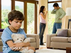 Bố hay đánh mẹ <strong>con</strong> <strong>cái</strong> có quyền can ngăn không ? Việc phòng chống bạo lực gia đình như thế nào để