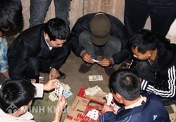 Có được đương nhiên xóa án tích trong trường hợp đánh bạc trái phép ?