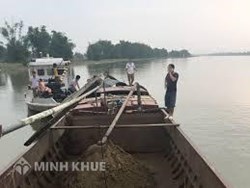 Hành vi khai thác cát trên sông sẽ bị xử phạt như thế nào ? Máy móc khai thác bị tạm giữ có được trả lại không ?