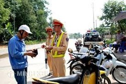 Những trường hợp nào thì bị tạm giữ xe 7 ngày khi vi phạm Luật giao thông đường bộ ?
