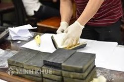 Mua thuốc lắc để sử dụng có bị truy tố trách nhiệm hình sự không ? Phạm tội gì? Hình phạt như nào?