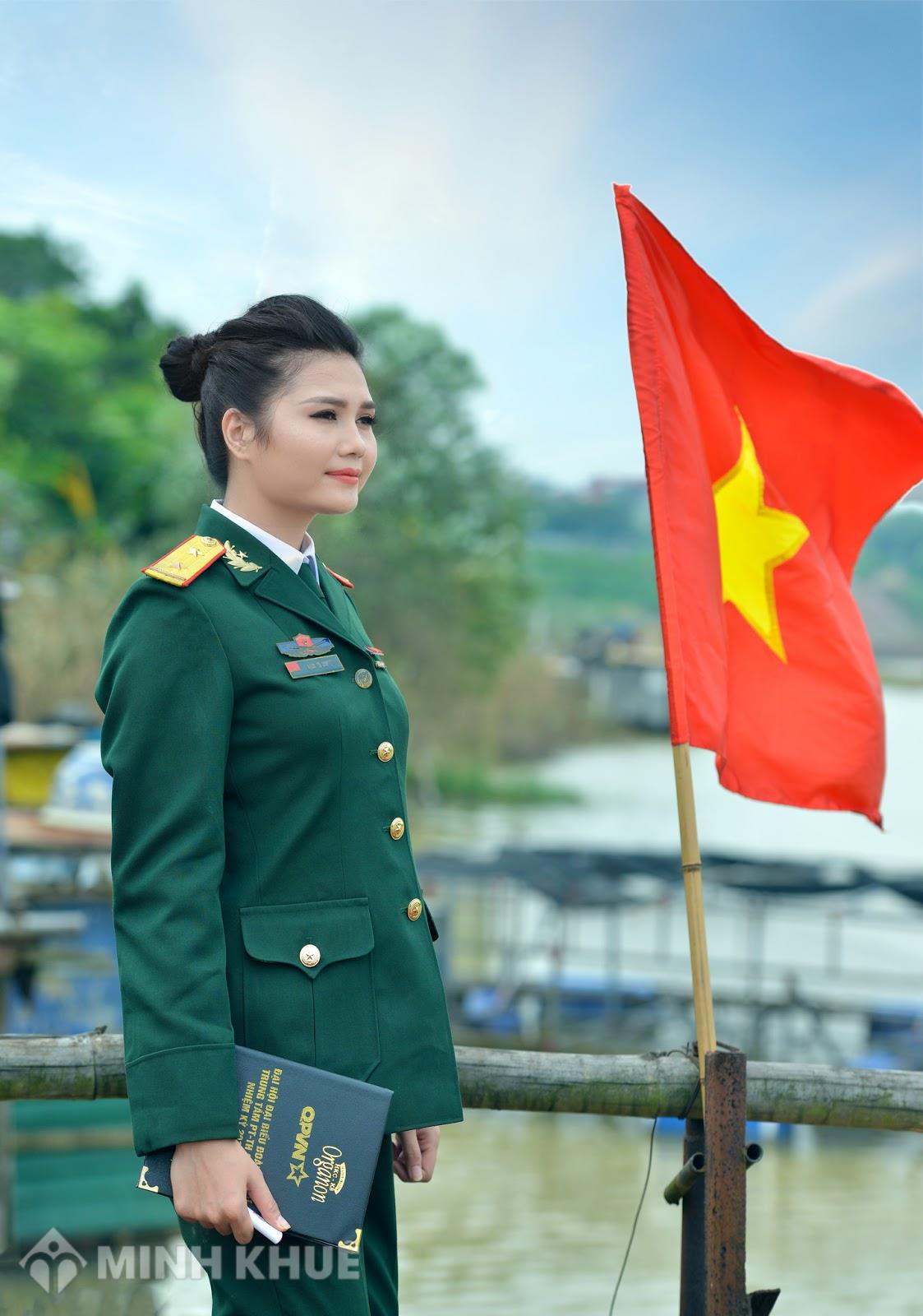 Sỹ quan quân đội có được phép ra nước ngoài thăm con du học không ? Quy định phong quân hàm