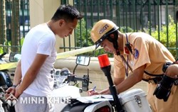Hình thức, thủ tục nộp phạt khi vi phạm luật giao thông đường bộ ?