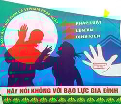 Có nên khởi kiện bạo lực gia đình không?