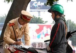 Quy định xử phạt thay đổi kết cấu xe moto, xe gắn máy?